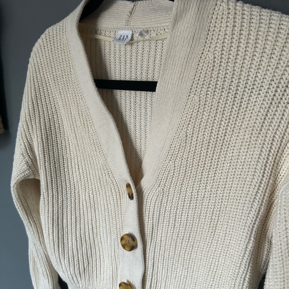 Gap Women's Cardigan Sweater chunky knit Ivory,‎ V-Neck, Long Sleeve Size xSmall - Picture 4 of 4